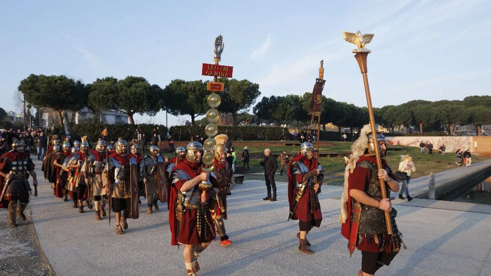 Legio XIII Gemina – Rubico – Rimini 14 Gennaio 2023 – nella Photo (Ph © Giorgio Salvatori) alcuni momenti della sfilata e rappresentazione lungo la città di Rimini della “Legio XIII Gemina”