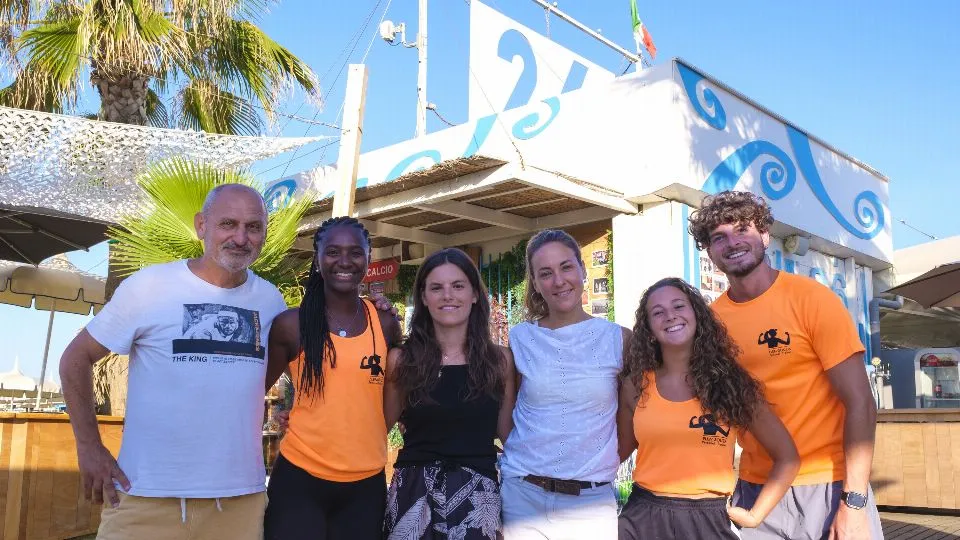 la cultura dello sport  – Rimini Bagno Tiki 26  – elen Souza e il suo Team, e Giulia Miserocchi, e Francesca Businaro che condurranno l’incointro “sull’importanza dell’attività sportiva all’aria aperta”  