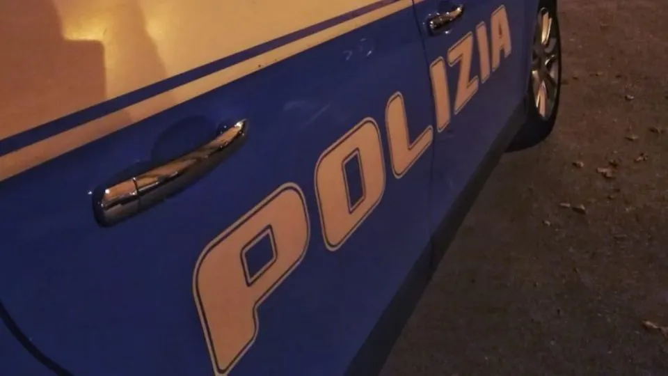 una volante della polizia di Stato