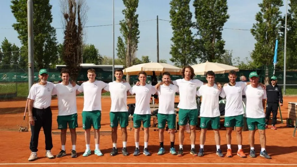 La formazione del Tennis Club Viserba all’esordio