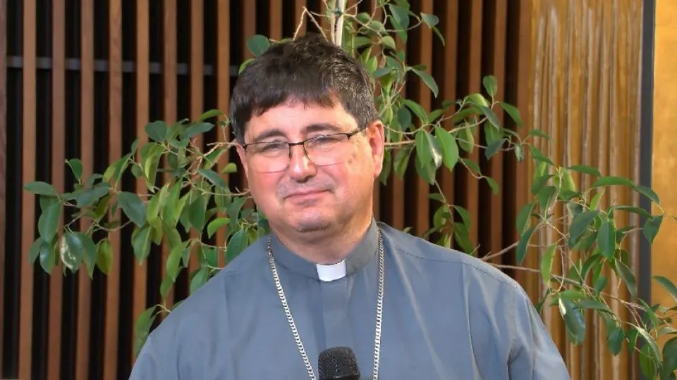 il vescovo Anselmi
