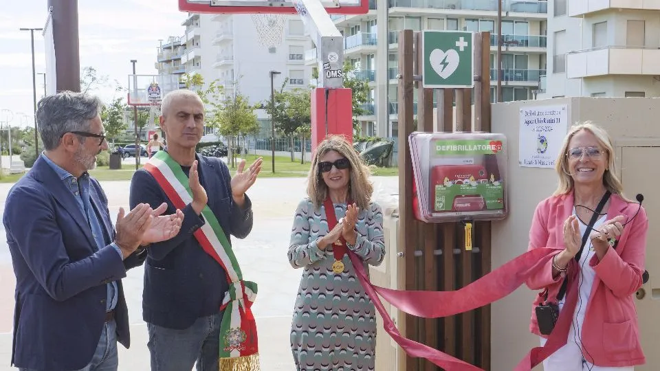 Rimini; 30/09/2024: Comune RN, Ufficio Stampa, inaugurazione defibrillatore in p.le Kennedy
©Riccardo Gallini /GRPhoto