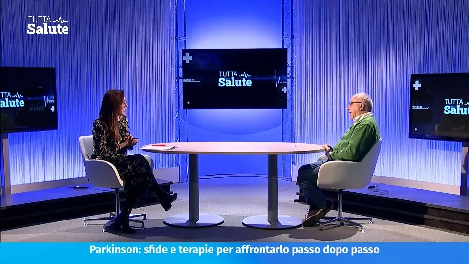 il dottor Callegarini nello studio di tutta salute