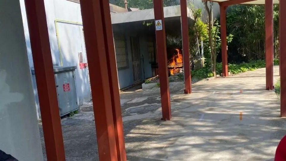 il principio di incendio alle scuole Bertola