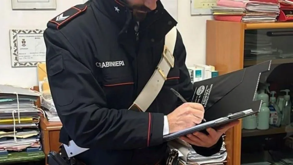 alcune delle armi sequestrate dai carabinieri
