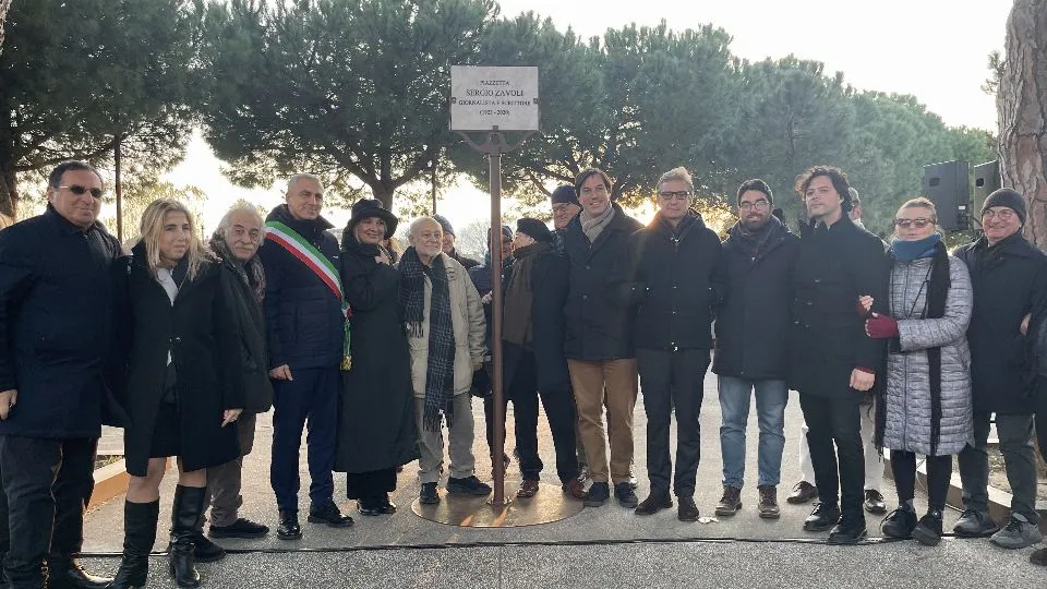 la cerimonia per l’intitolazione a Sergio Zavoli della piazza del Borgo S. Giuliano