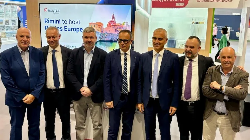 Vittorino Capobianco (Strategic Advisor Aviation), Leonardo Corbucci (AD AIRiminum), Steven Small (Routes), Andrea Corsini (Assessore Emilia-Romagna), Jamil Sadegholvaad (Sindaco di Rimini), Emanuele Burioni (Direttore Apt), Antonello Bonolis (Aeroport
