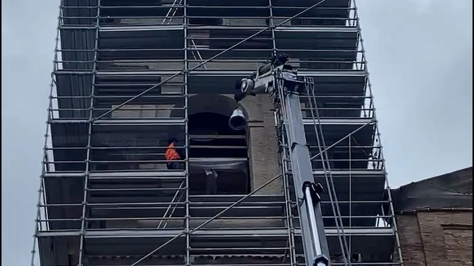 le campane tornano al loro posto