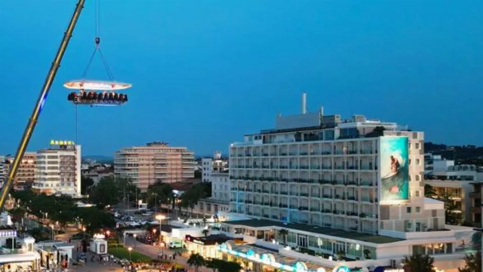 dinner in the sky a Riccione nel giugno 2023