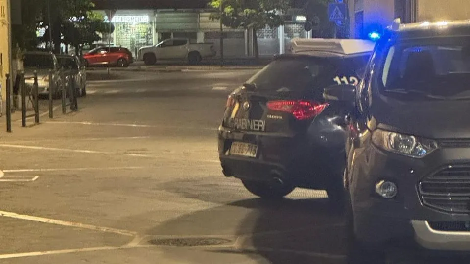 la pattuglia dei carabinieri sul posto
