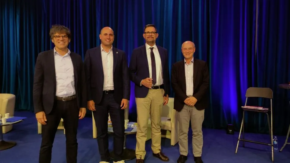 i quattro candidati sindaco di Bellaria Igea Marina sul palco
