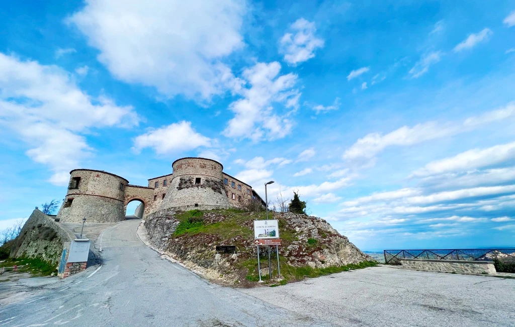 Il castello di Poggio Torriana