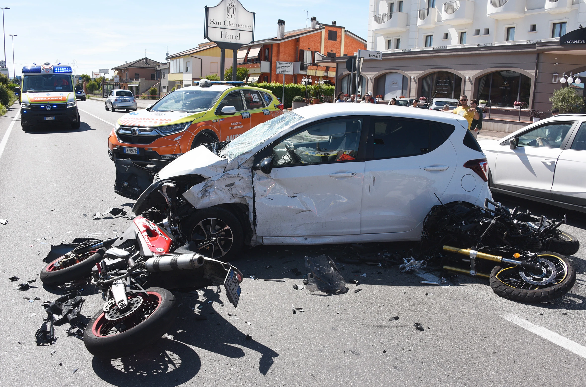 scontro tra auto e due moto a Santa Giustina (Adriapress)