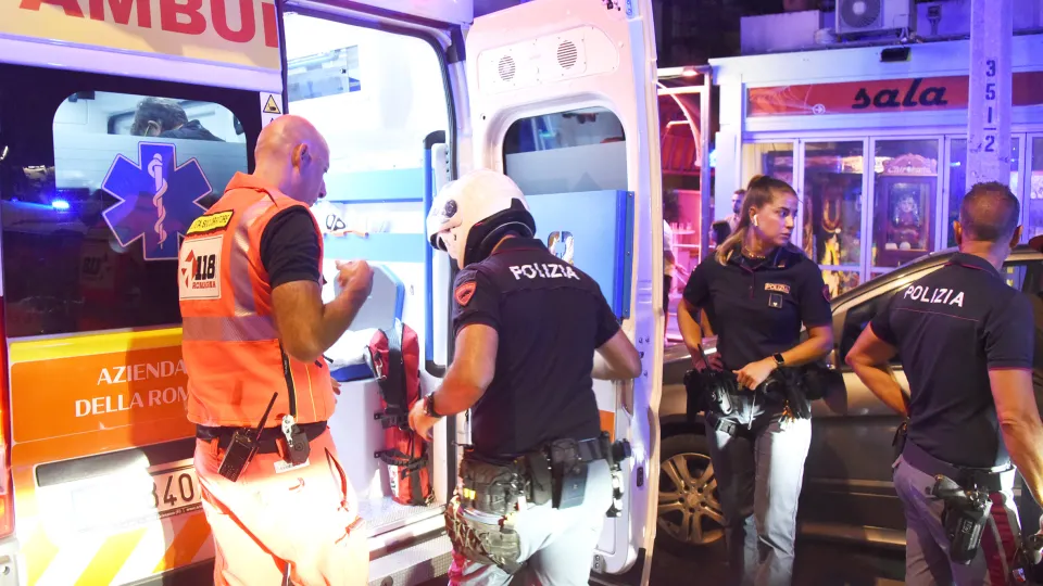 ambulanze e polizia sul posto
