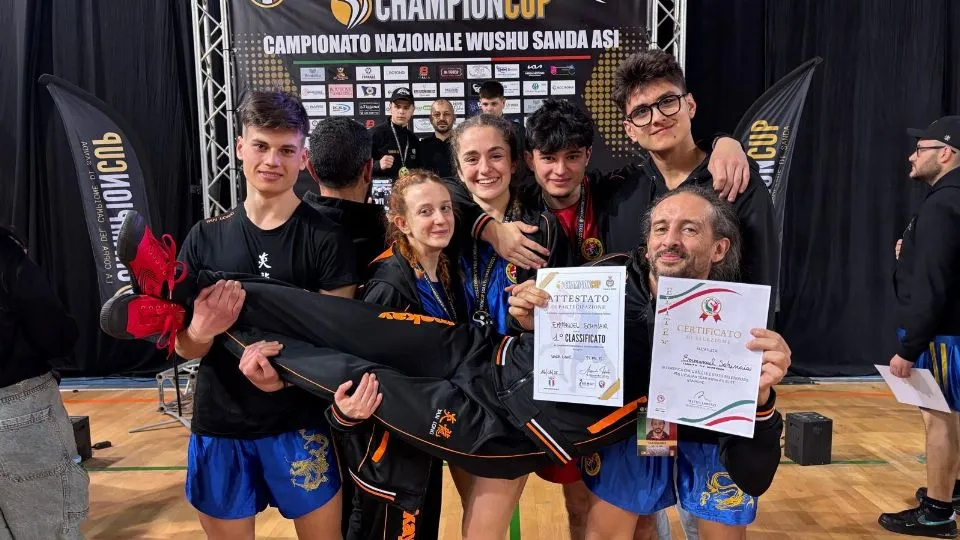 Gli atleti della scuola Yan Long di Riccione
