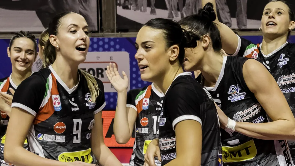 Cecilia Nicolini insieme alle compagne di squadra