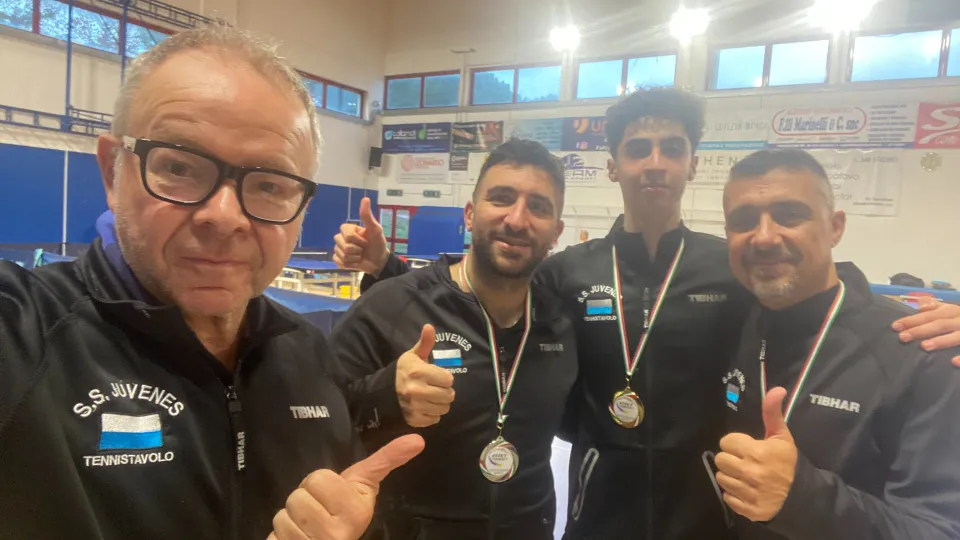 Coach Claudio Stefanelli con i primi tre terza categoria