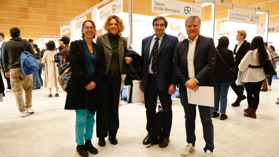 da sinistra: Alessia Mariotti, presidente del Campus di Rimini, Claudio Melchiorri, delegato per i rapporti con le imprese e la ricerca industriale, Alice Corradi dirigente dell'Area Innovazione di Ateneo, Lorenzo Succi direttore di UniRimini.