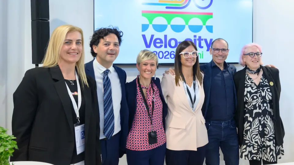Da sinistra: Coralie Delaubert, Mattia Morolli, Lara Sandre, l'assessora Frisoni, Davide Cassani e Susanna Maggioni