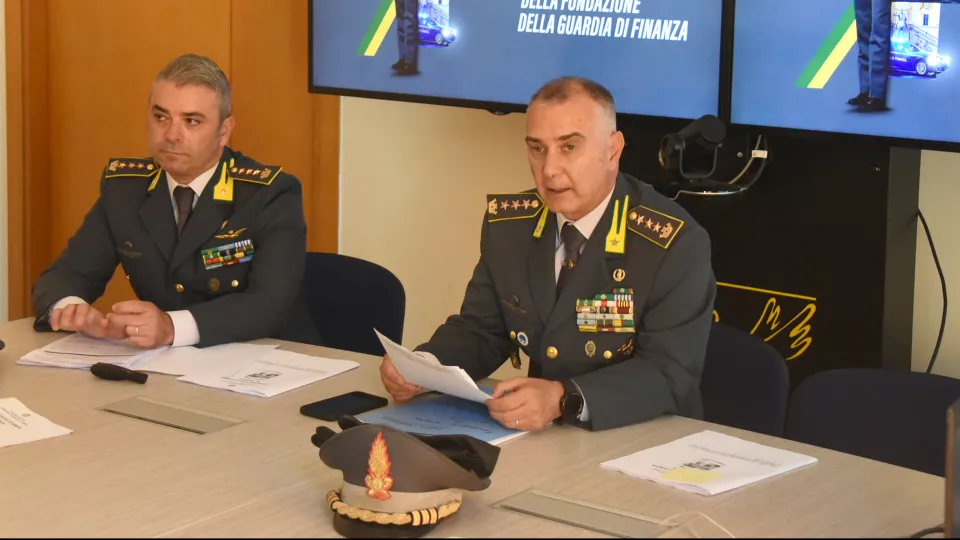 Da sx il comandante del Roan Rampini e il colonnello Coscarelli