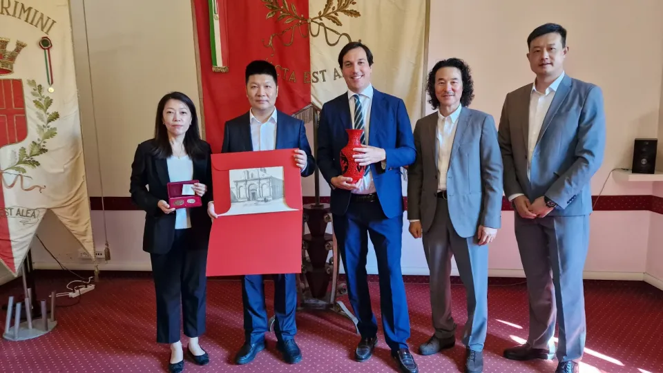 Delegazione della città gemellata di Yangzhou