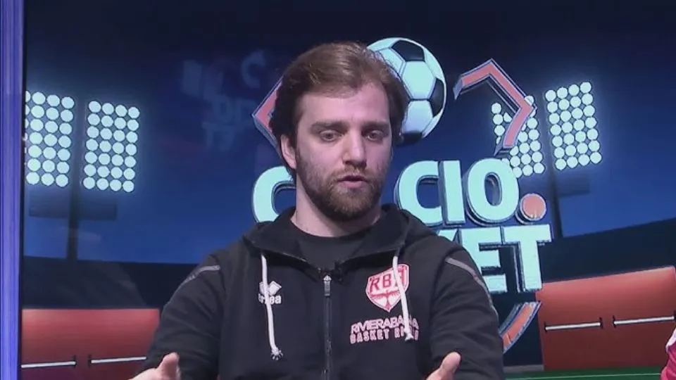 Filippo Calzolari nello studio di Calcio.Basket
