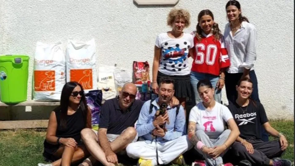 foto di gruppo al canile