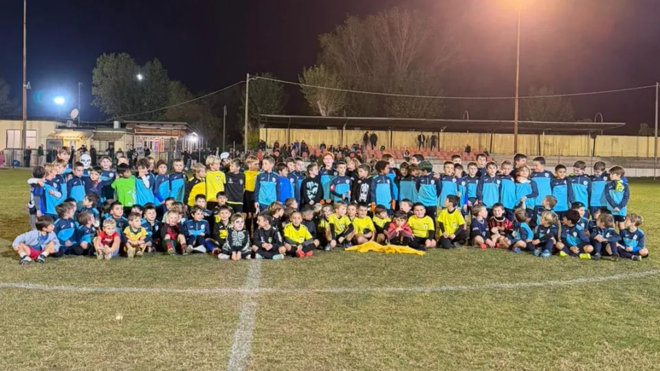 Foto di gruppo con tutti i bambini partecipanti