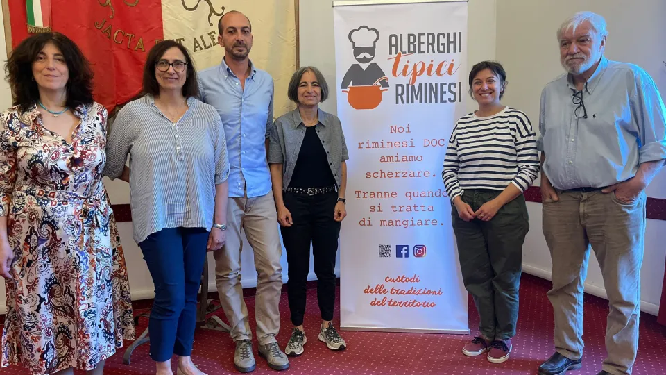 foto di gruppo per l'iniziativa dell'associazione Alberghi Tipici