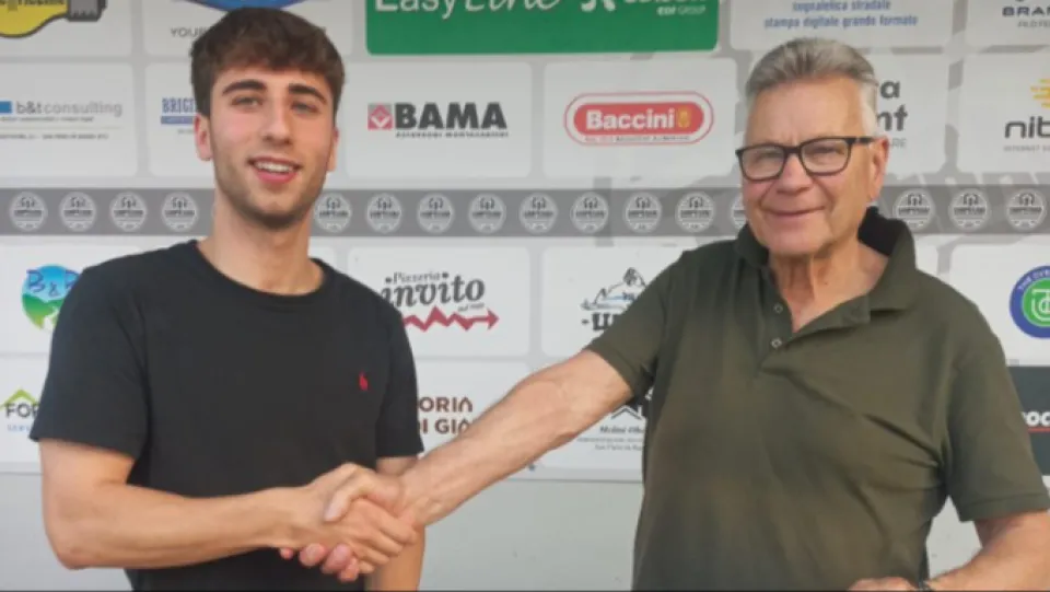 Giacomo Pungelli con nonno Loris, vice presidente della Sampierana