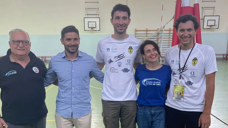 Gli organizzatori insieme all'assessore Simone Imola