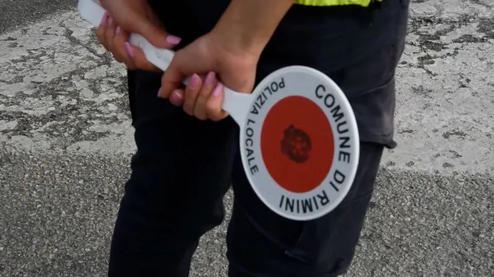 un agente della polizia Locale (repertorio)