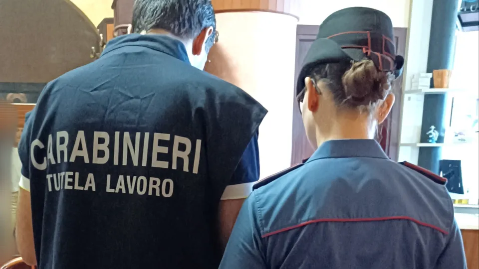 i carabinieri dell'ispettorato del lavoro