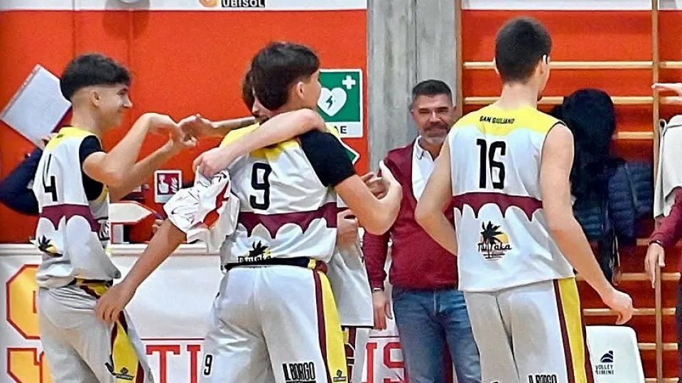I giocatori dell'SG Tiberius festeggiano la vittoria