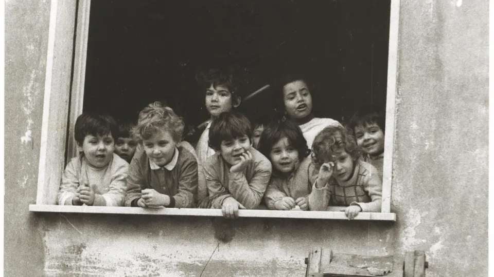 I primi alunni delle scuole Karis