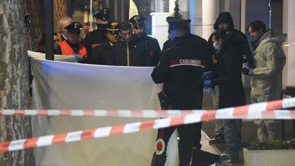 il telo bianco a coprire il corpo di Muhammad Sitta (foto Migliorini)
