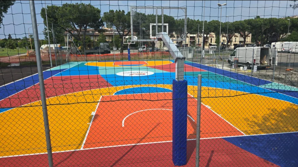 il campo da basket del quartiere Macanno