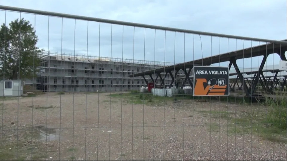 Il cantiere del centro sportivo della Gaiofana