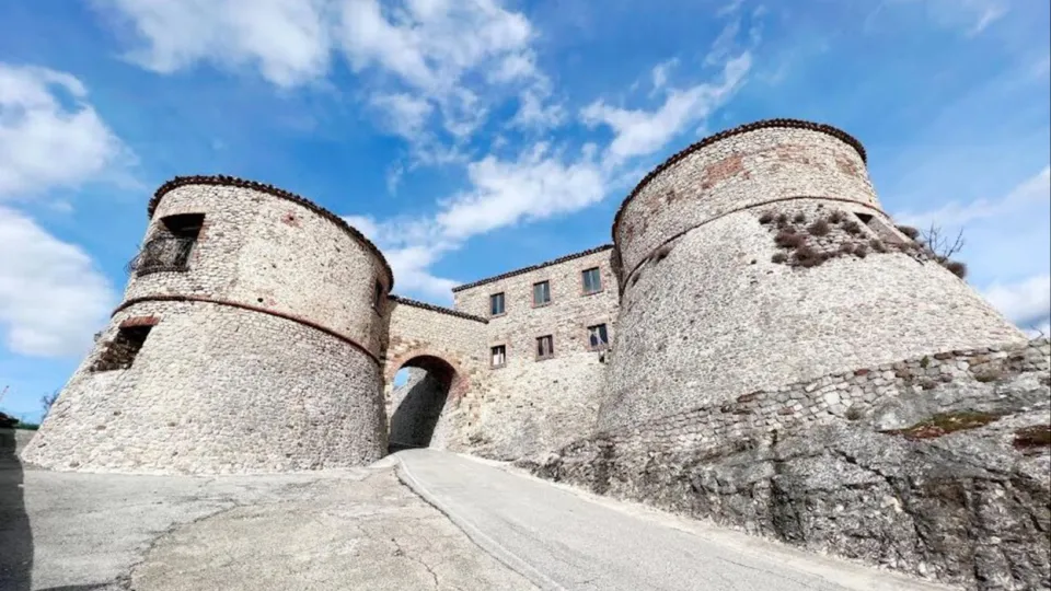 il castello scorticata di Poggio Torriana