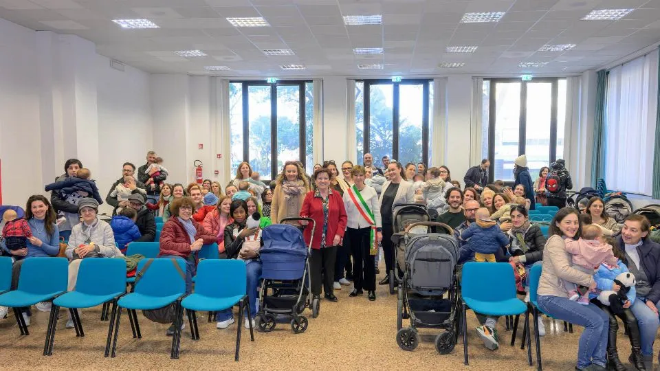 la cerimonia al palazzo del turismo