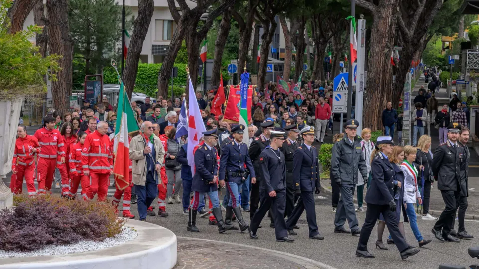il corteo a Riccione