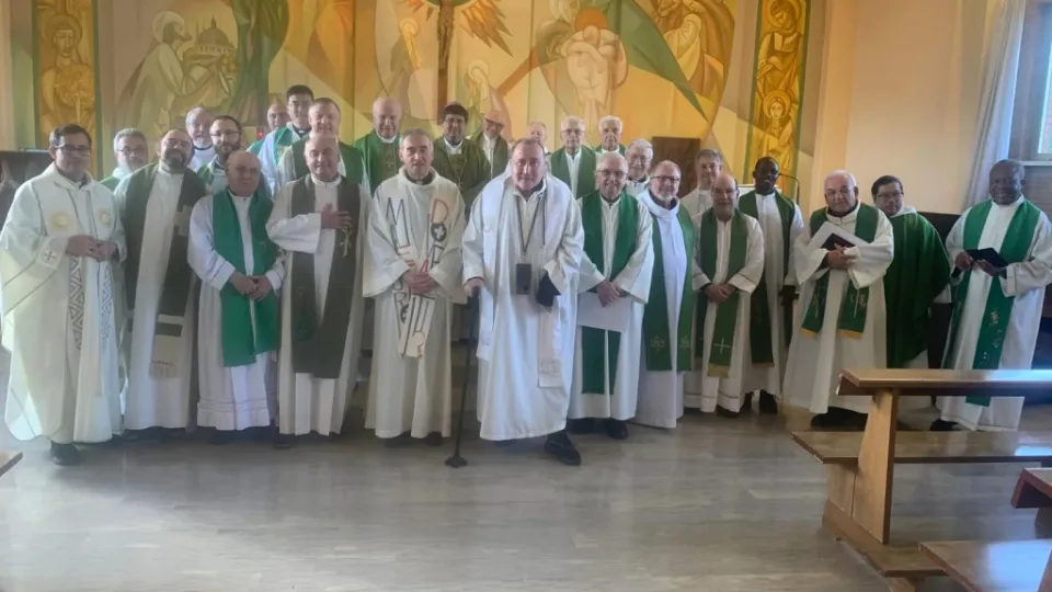 il gruppo dei sacerdoti che hanno partecipato al presbiterio