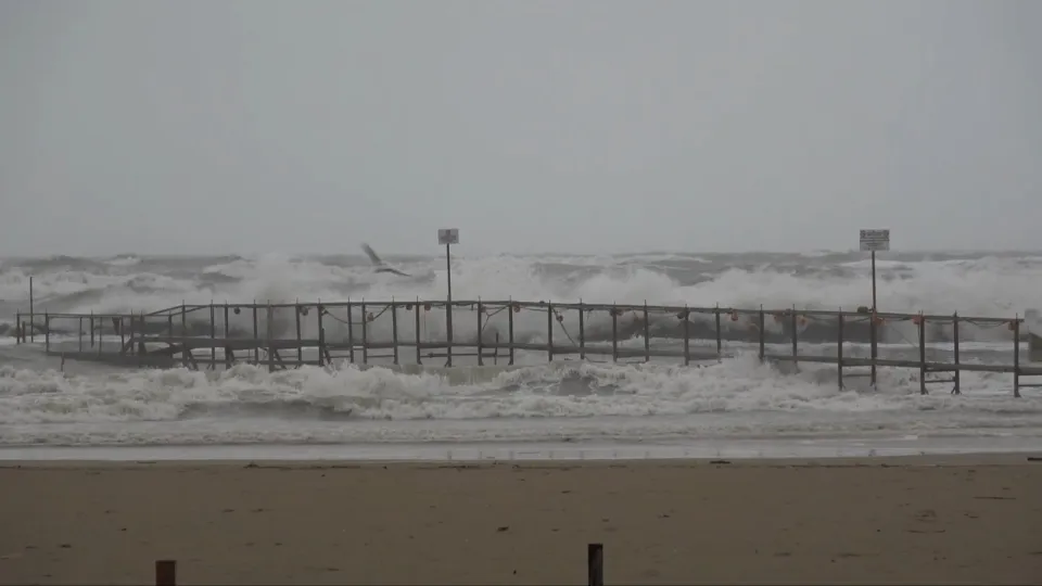 il mare oggi a Rimini (@newsrimini)