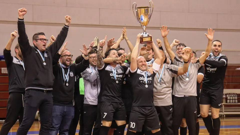 Il Murata alza la coppa