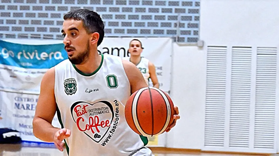 Il play-guardia dei Villanova Tigers Francesco Bronzetti (Foto @Alfio Sgroi)