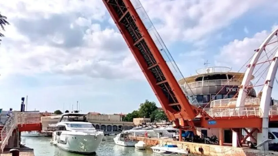 il ponte mobile tra Cattolica e Gabicce