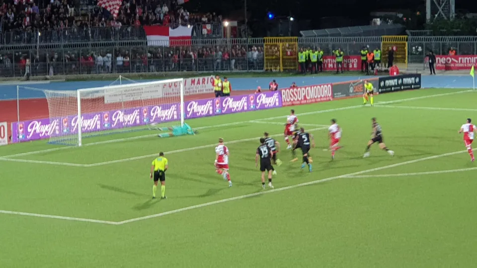 Il rigore trasformato da Parigi al 96' per il 3-4 finale