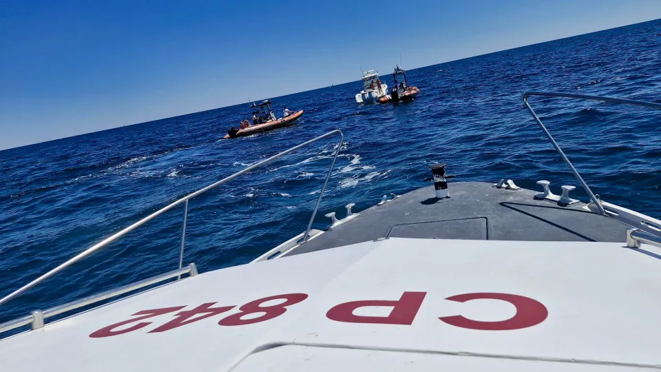 il salvataggio in mare della Guardia Costiera