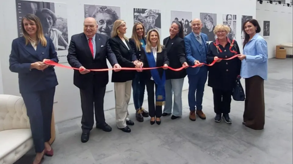 il taglio del nastro