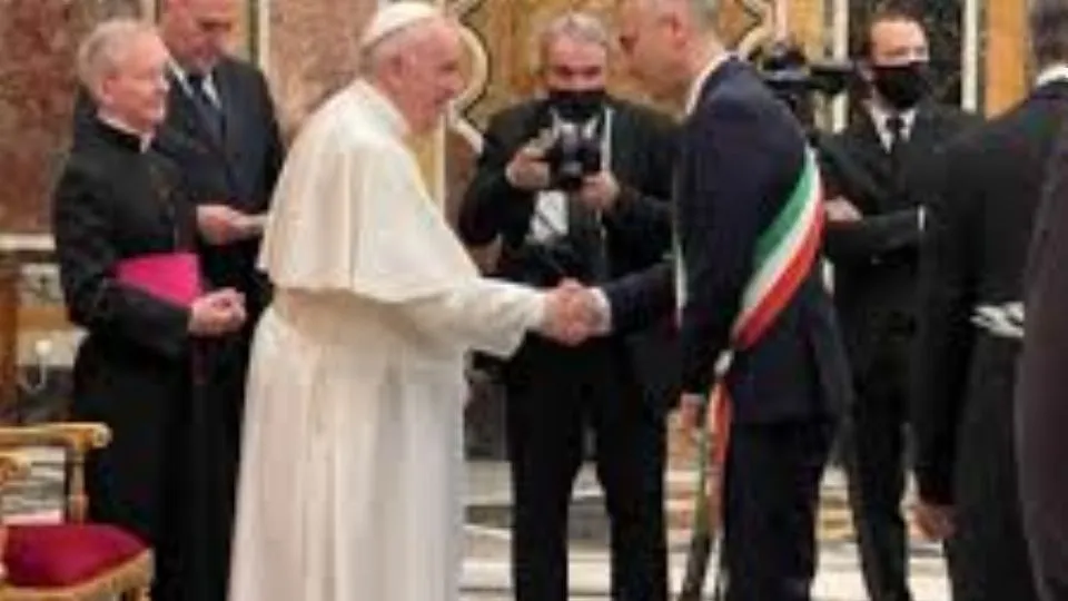 l’incontro tra Papa Francesco e il sindaco Sadeghovaad